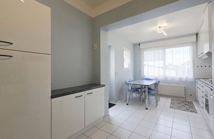 MEHUN SUR YEVRE MAISON 130M² 6 PIECES 4 CHAMBRES GARAGE — photo 3
