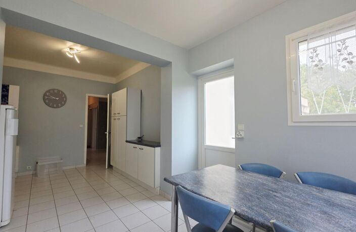 MEHUN SUR YEVRE MAISON 130M² 6 PIECES 4 CHAMBRES GARAGE — photo 4