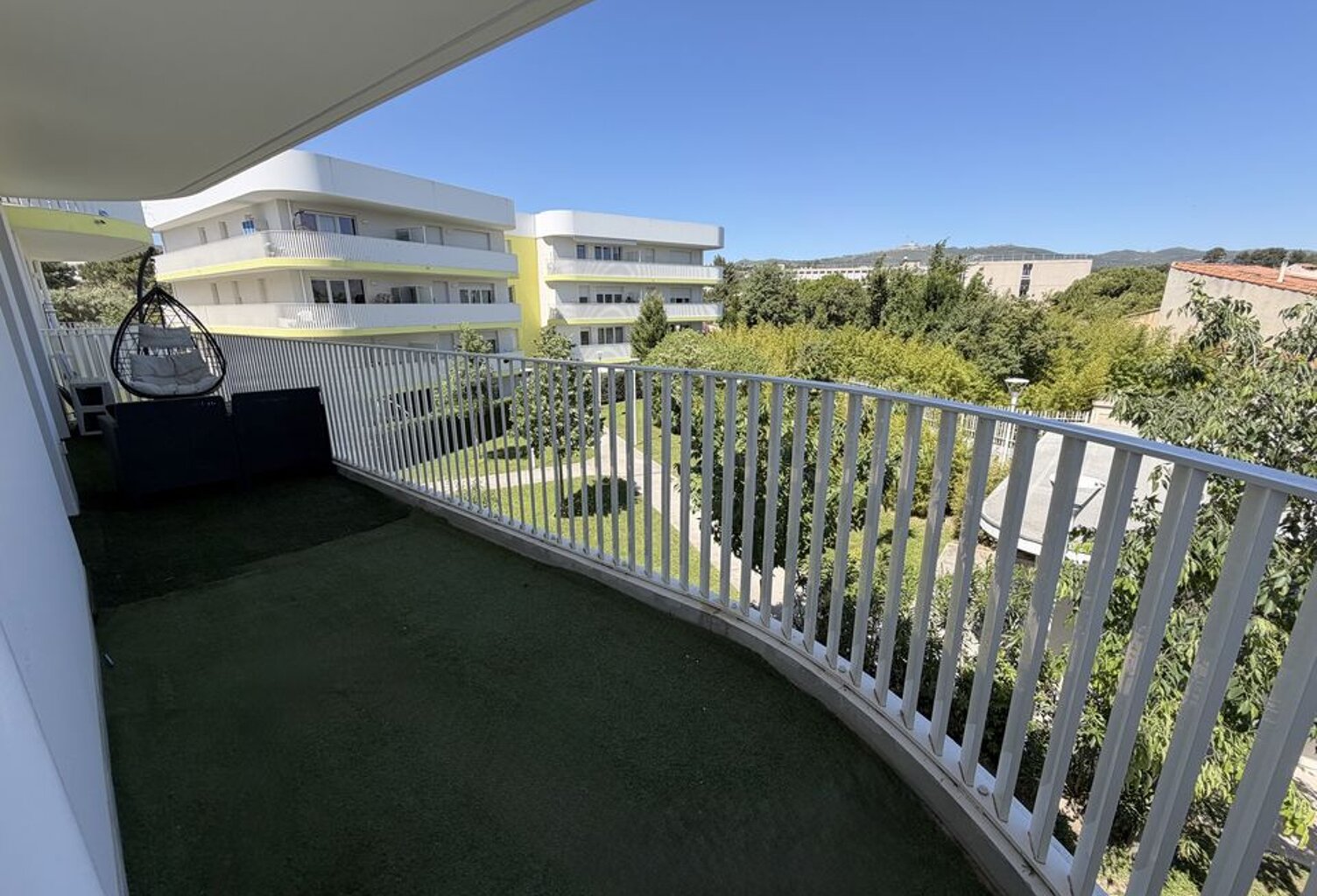 APPARTEMENT T3 DE 61.5M² / SAINT-MITRE / TERRASSE DE 22M² / — photo 1
