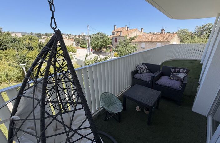 APPARTEMENT T3 DE 61.5M² / SAINT-MITRE / TERRASSE DE 22M² / — photo 2