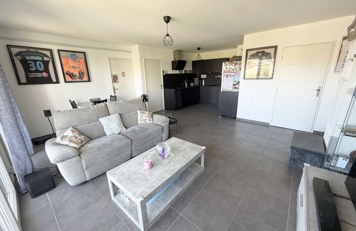 APPARTEMENT T3 DE 61.5M² / SAINT-MITRE / TERRASSE DE 22M² / — photo 3