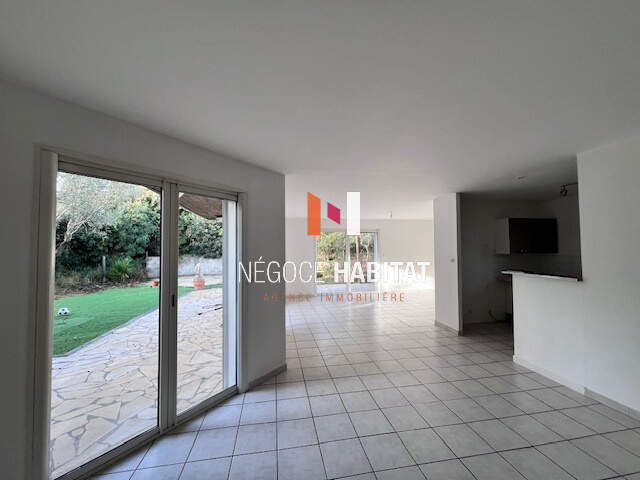 Belle villa T5 de 148.38m2 sans vis-à-vis avec jardin et gar — photo du bien