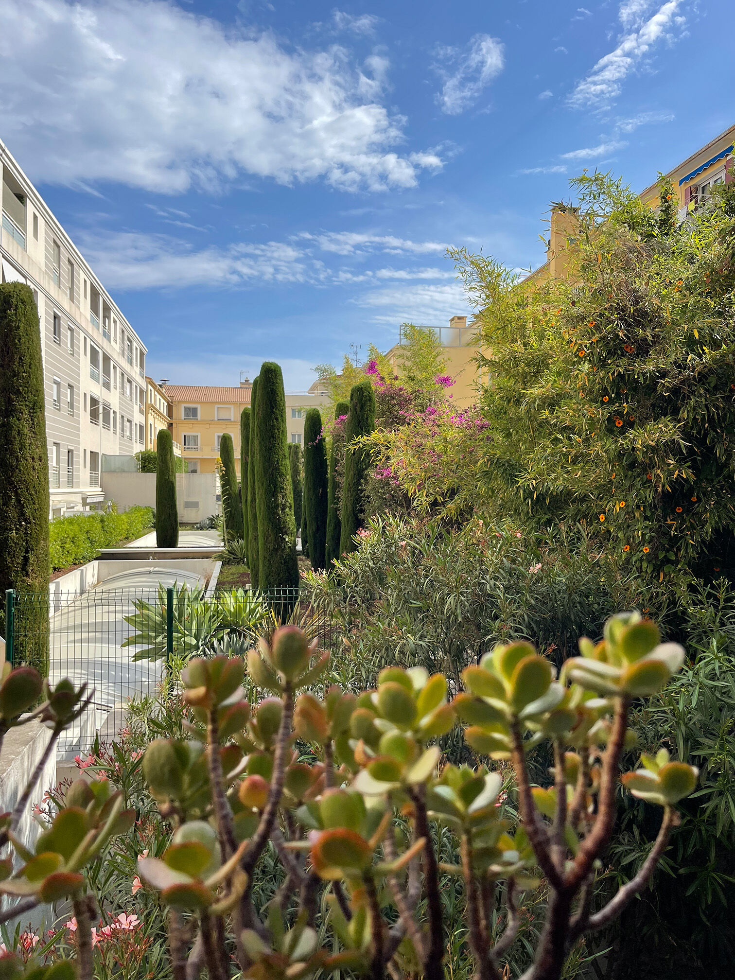 Rare, 2 pièces plein sud avec loggia à 50 m du port d'Antibes.