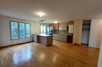 Appartement 3 pièces 953 €