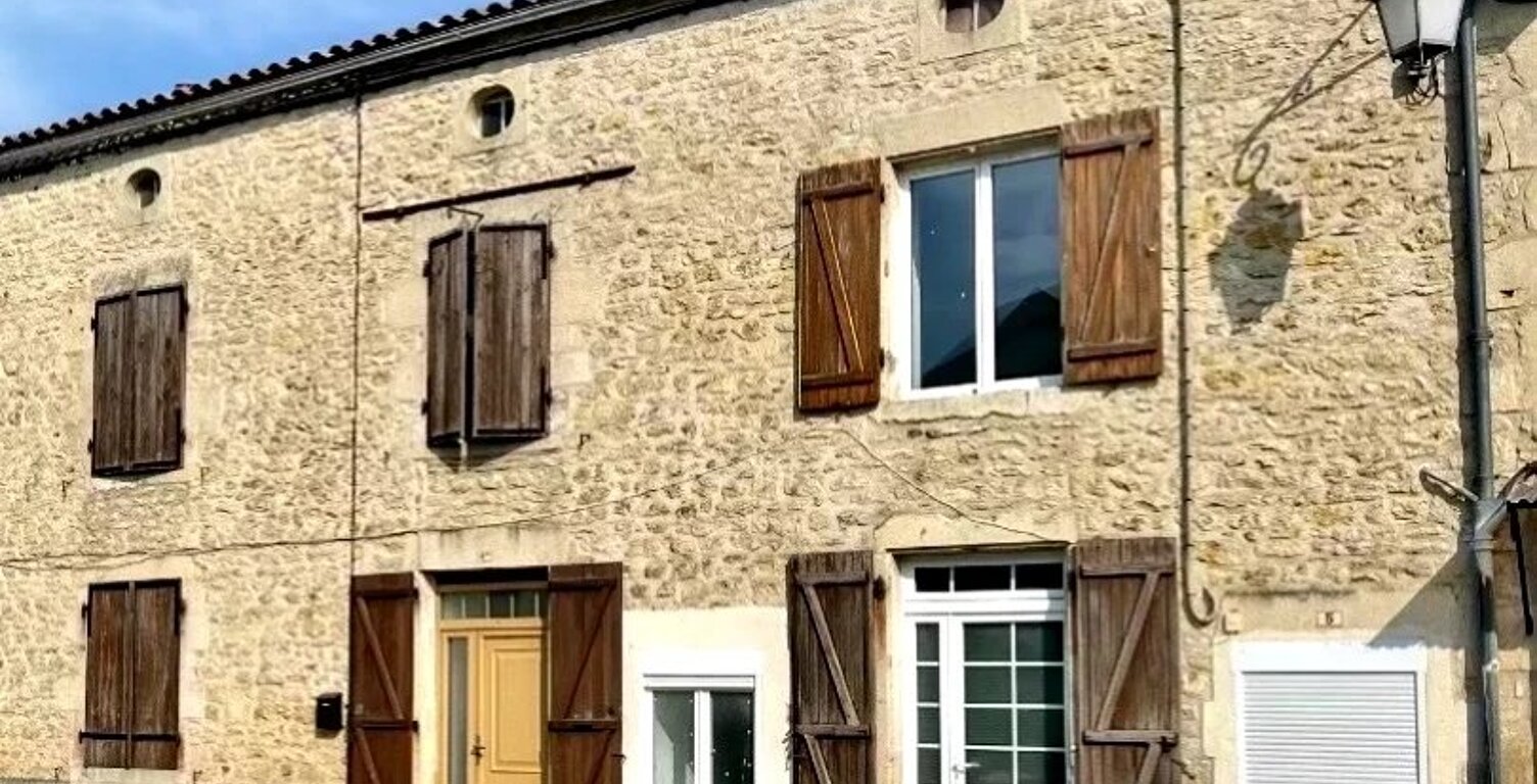 Charmante maison de village à Joussé — photo 1