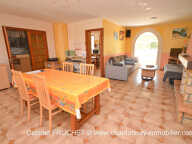 THIRÉ - Maison d'habitation avec dépendances et terrain — photo 4