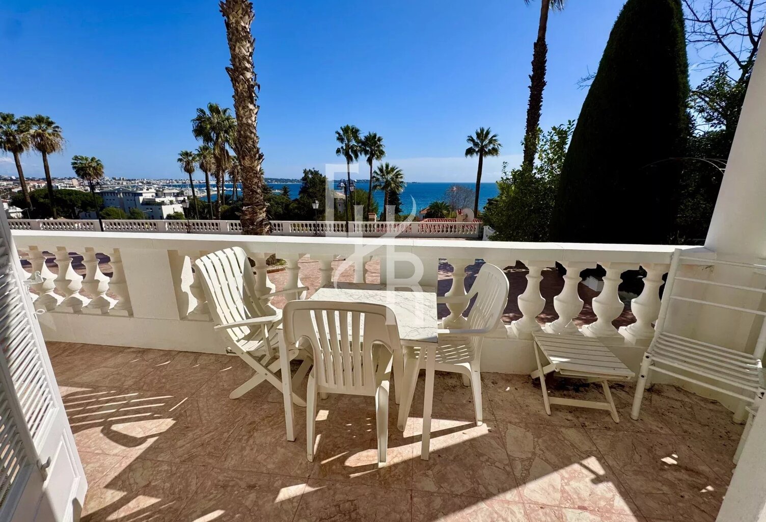 VENTE 4 PIÈCES VUE MER COTE D'AZUR — photo 1