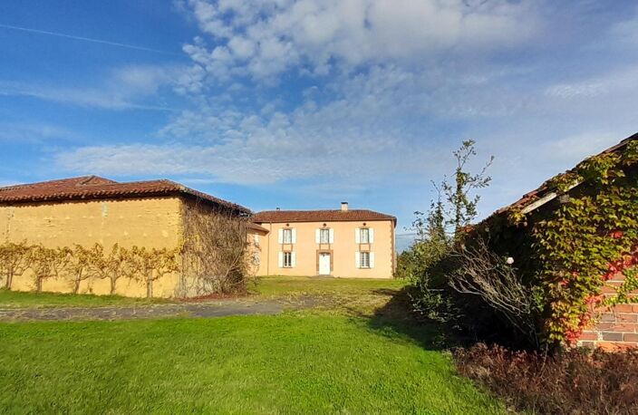 Ancien ferme avec vue imprenable sur les Pyrénées — photo 2