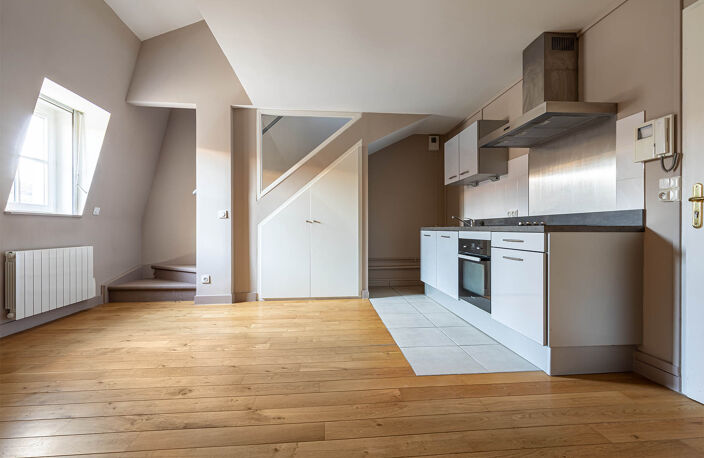Lyon 4eme Charmant trois pièces en duplex — photo 2
