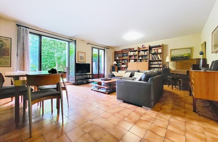 Maison familiale  4 chambres avec double jardin privatif dans un cadre privilégié — photo 3