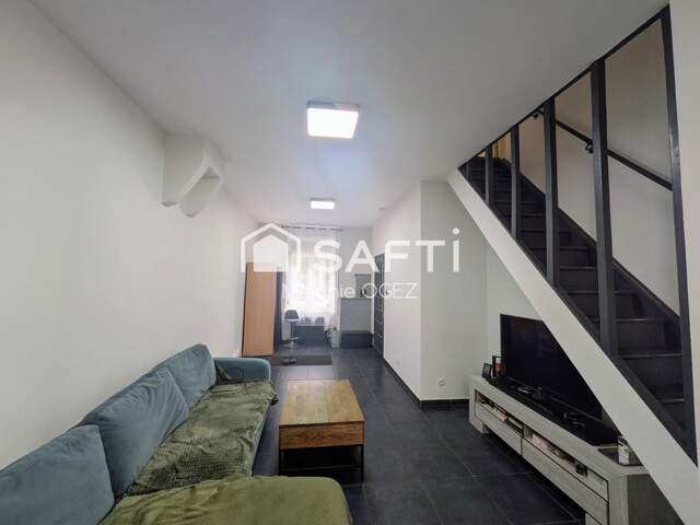 Maison de ville idéalement située — photo du bien
