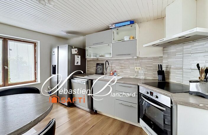 Maison de ville avec beau potentiel  Secteur recherché — photo 3