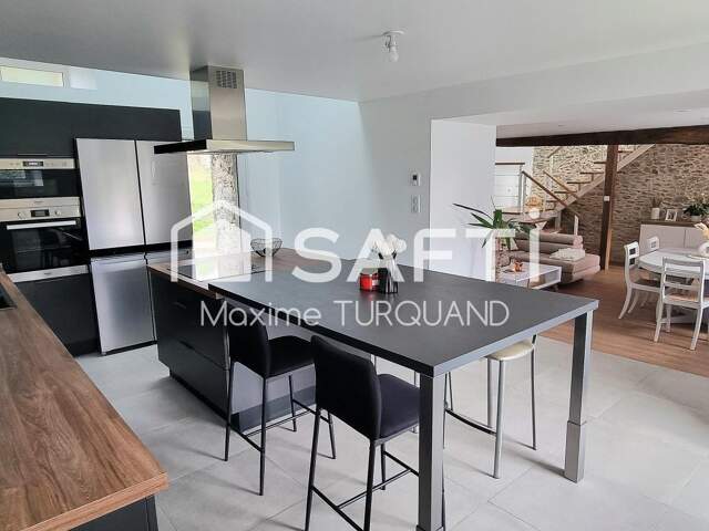 Longère rénovée 100m², 2 chambres, 1 bureau, dépendances. — photo du bien
