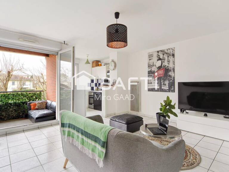 TOULOUSE 31200  CHARMANT T2 LUMINEUX AVEC BALCON, PARKING ET PISCINE — photo 1