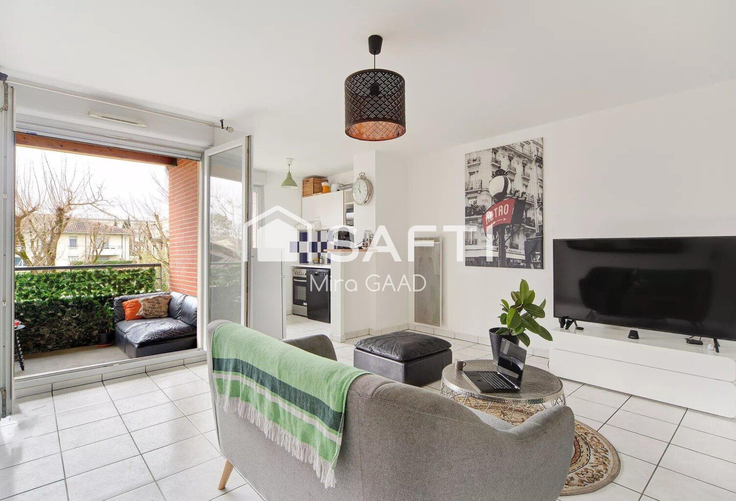 TOULOUSE 31200  CHARMANT T2 LUMINEUX AVEC BALCON, PARKING ET PISCINE — photo 1