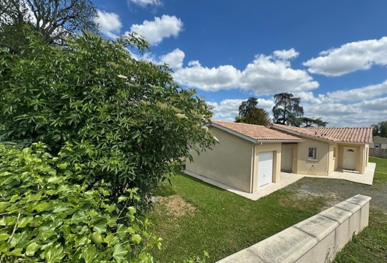 Maison contemporaine de plain-pied 3 chambres, lumineuse et — photo 1