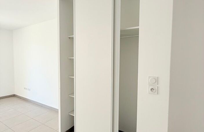 A LOUER - SANS FRAIS D'AGENCE - Secteur Vélodrome 8ème - Type 3 de 73m² avec bacon — photo 2