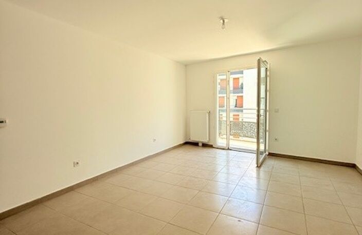 A LOUER - SANS FRAIS D'AGENCE - Secteur Vélodrome 8ème - Type 3 de 73m² avec bacon — photo 5