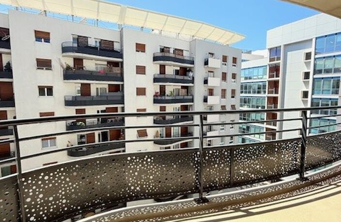 A LOUER - SANS FRAIS D'AGENCE - Secteur Vélodrome 8ème - Type 3 de 73m² avec bacon — photo 4