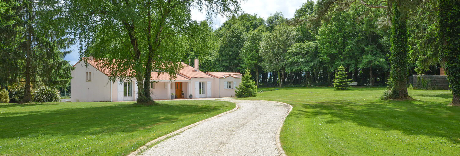 Maison 7 Pièces 180 m² à vendre à Bournezeau (85480)
