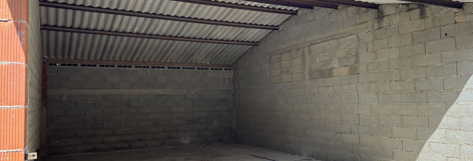 Garage  45 m² à louer à Remoulins (30210)