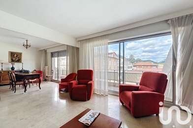 Appartement 5 pièces 240000 €