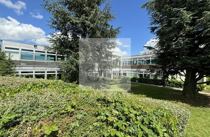 BUREAUX à LOUER — photo 2