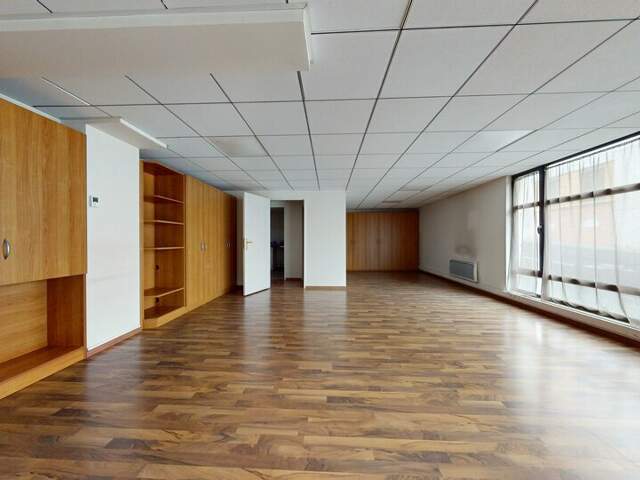 BUREAUX à LOUER — photo du bien