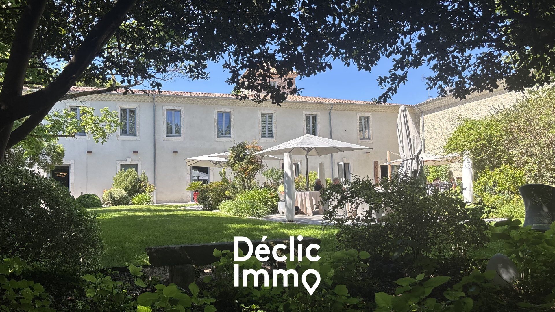Propri&eacute;t&eacute;  T10 à vendre Nîmes 30000