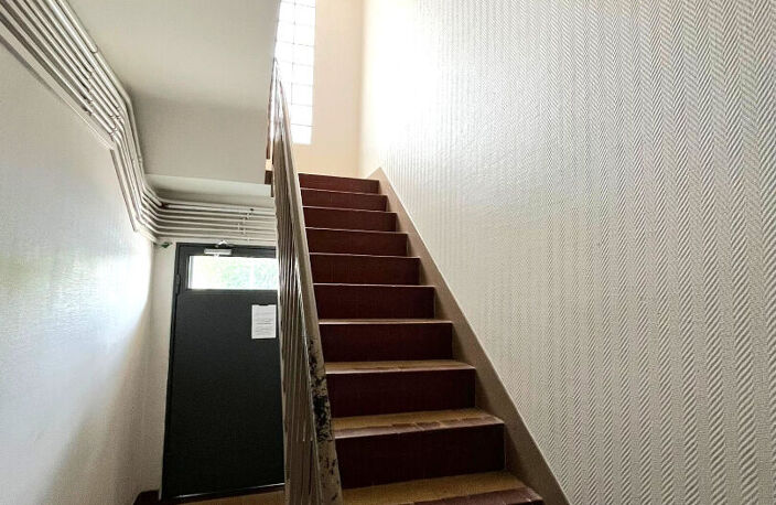 Toulouse - Avenue de Lardenne Ensemble immobilier de 372 m² avec 6 garages. — photo 4