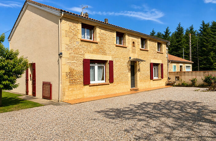Ensemble en pierre avec  tres bon rapport locatif — photo 2