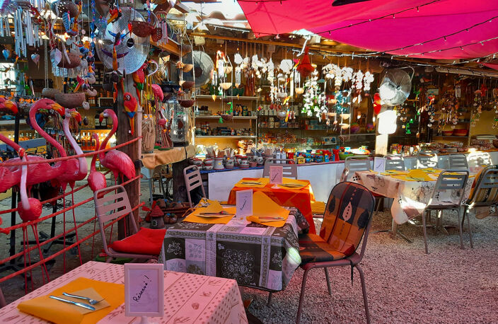 Murs commerciaux en zone touristique bord de mer — photo 3