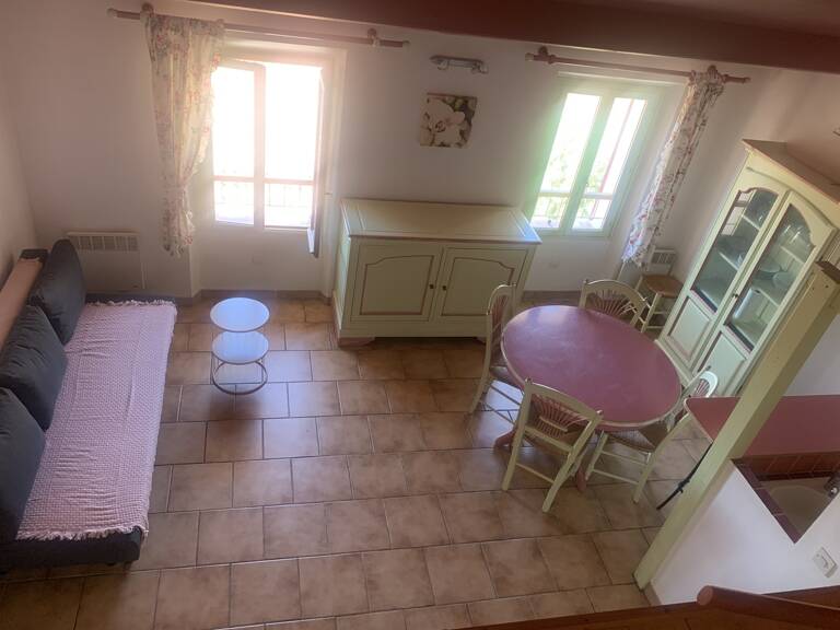 T1 bis meublé de 30m² + mezzanine de 10 m². Situé au cœur du vil — photo 1