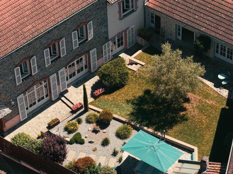 Maison de caractère avec jardin clos et arboré — photo 1