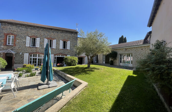 Maison de caractère avec jardin clos et arboré — photo 3