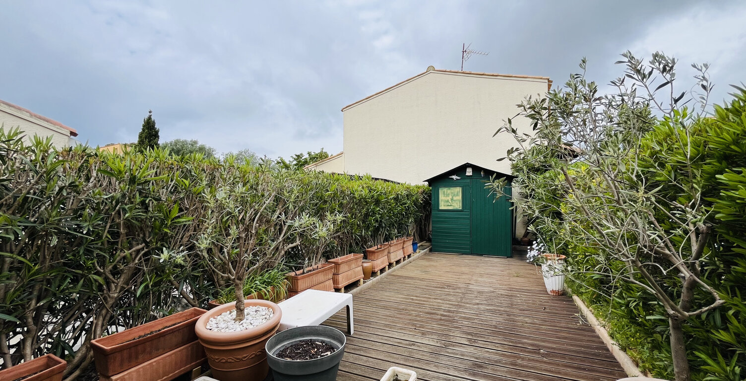 Villa — photo 1