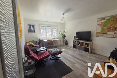 Appartement 3 pièces 824 €