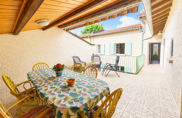 À VENDRE   Ancienne maison de caractère avec dépendances et — photo 4