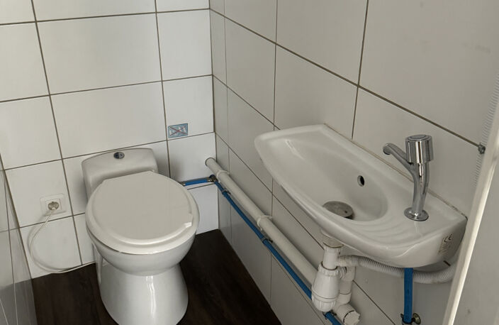 ANNONAY RUE SADI-CARNOT LOCAL COMMERCIAL A LOUER — photo 4