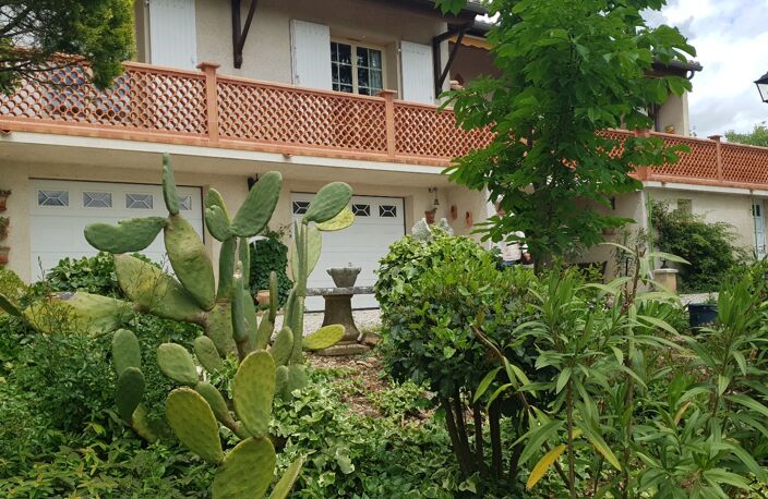 Dans un  écrin de nature- Propriétés avec dependance, atelier et piscine  Parcelle 4 182 m²  — photo 2