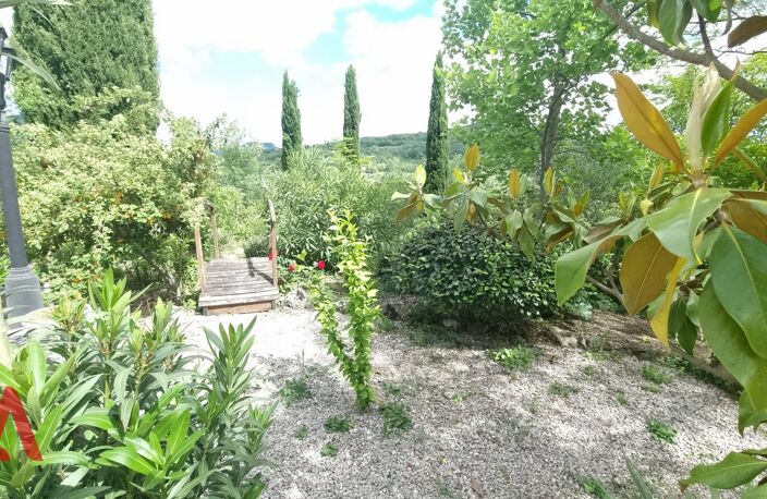 Dans un  écrin de nature- Propriétés avec dependance, atelier et piscine  Parcelle 4 182 m²  — photo 4
