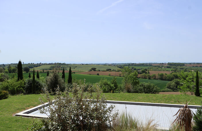 SUR LES COTEAUX DE TOULOUSE A MERVILLA SUPERBE VILLA CONTEMPORAINE DE 260M2 AVEC VUE SUR LES PYRENNEES — photo 2