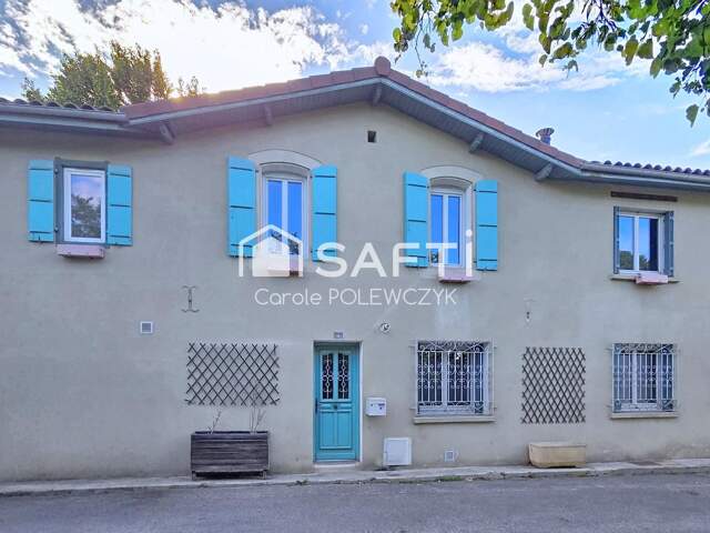 Le confort d'une maison prête à vivre — photo du bien