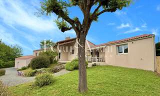 Maison 9 Pièces 205 m² à vendre à Longèves (85200)