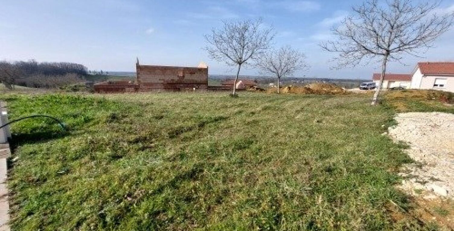 Secteur COLIGNY - Terrain viabilisé - Libre constructeur — photo 1