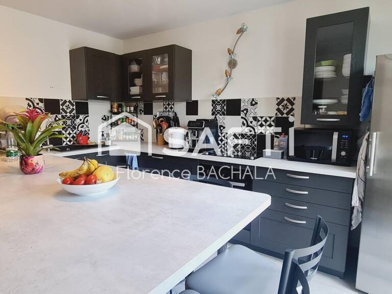 Maison familiale de 2013 de 173 m² avec 5 chambres, possibilité 7 chambres sur 659 m² de terrain — photo 1
