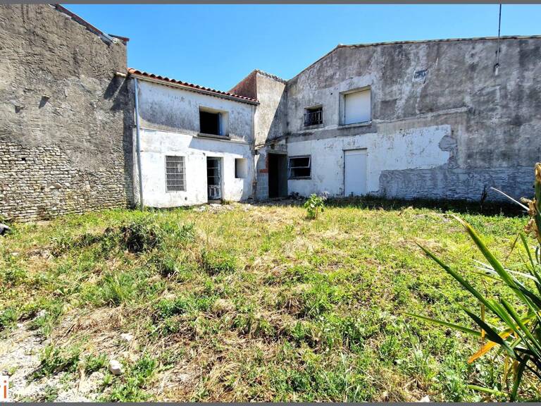 Maison en pierre à rénover avec fort potentiel — photo 1