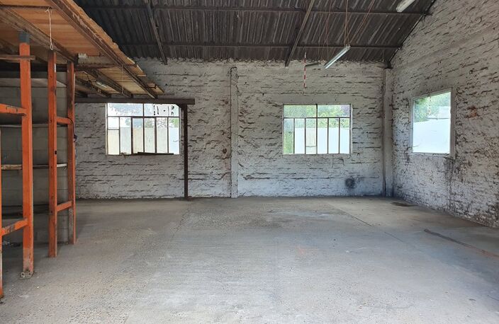 Local commercial — photo 2