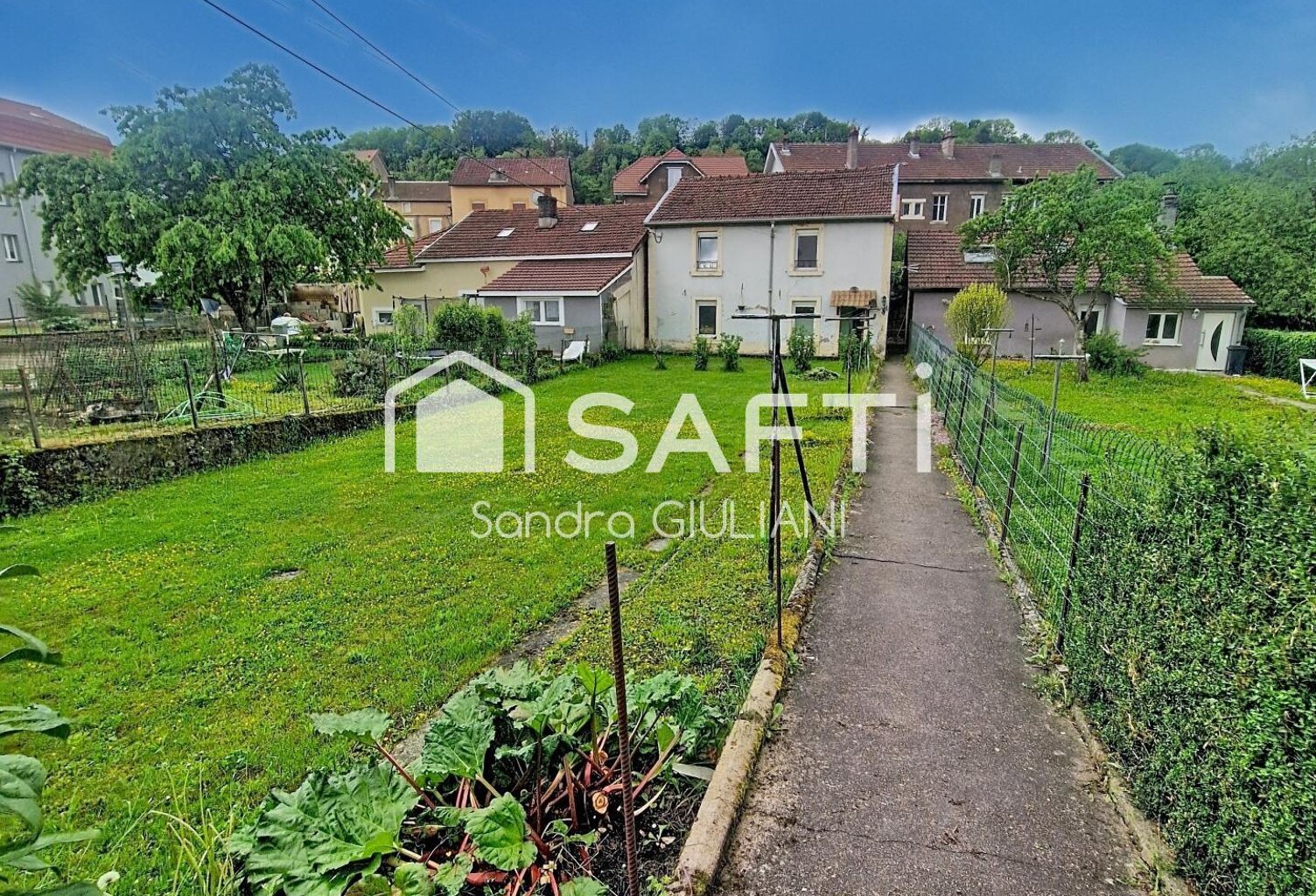 Maison avec 4 chambres, terrasse et jardin au calme ! PETIT PRIX ! — photo 1