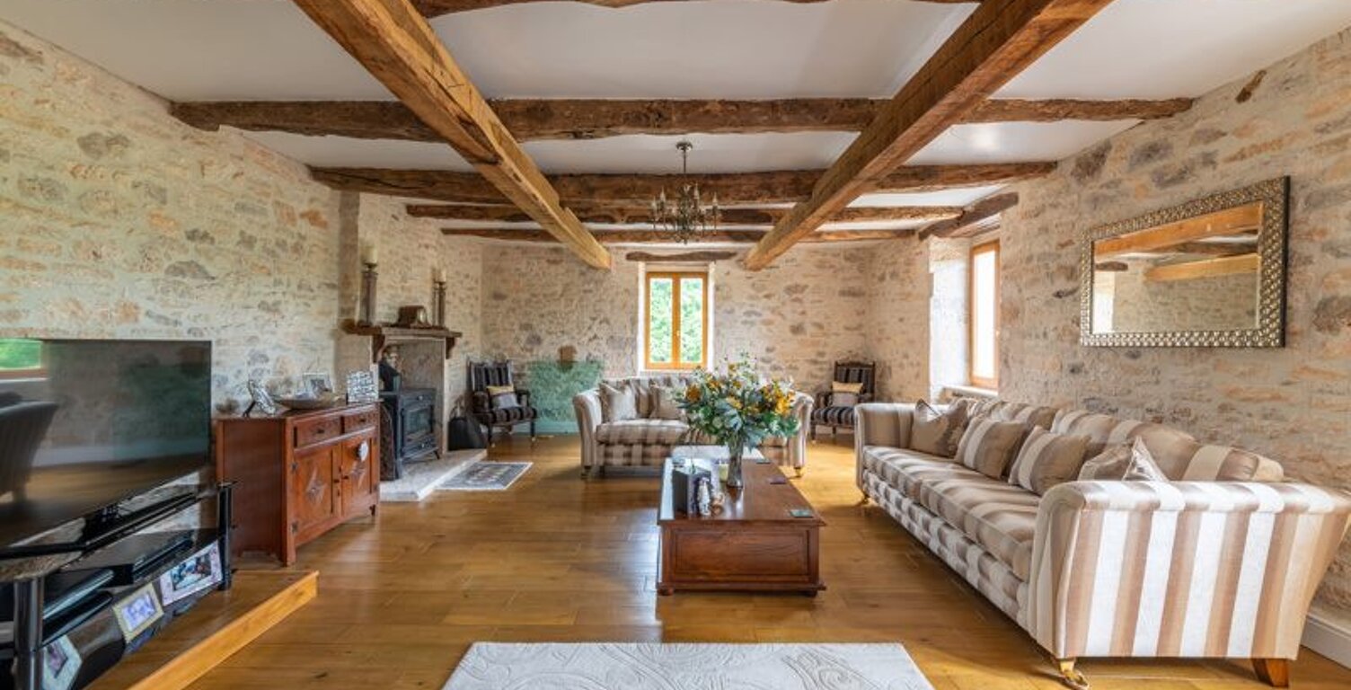 Maison en pierre de 5 pièces principales — photo 1